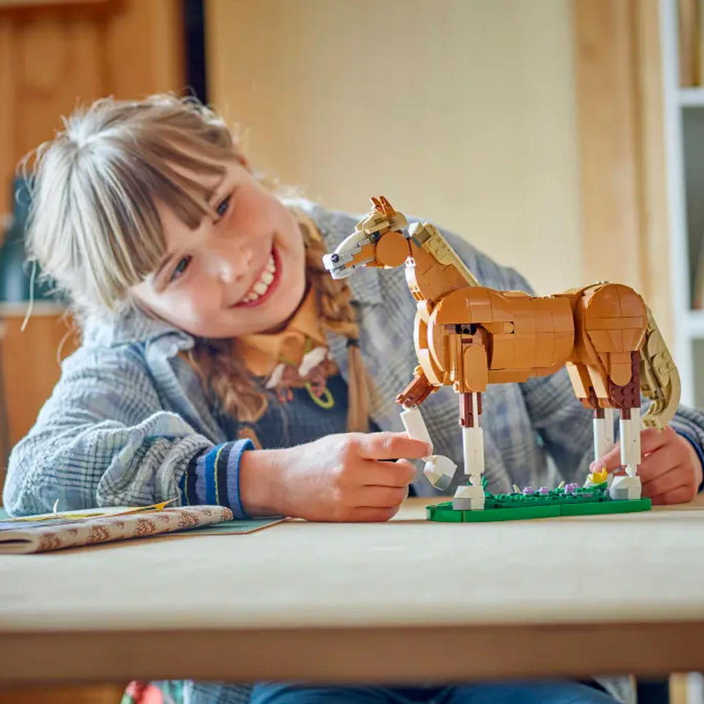 LEGO® Creator: Csodaszép ló (31166) kép 5