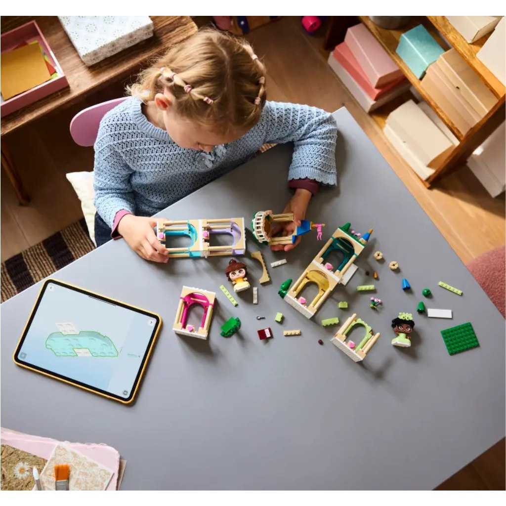 LEGO® Disney: Mini Belle és Tiana kastéllyal (43291) kép 5