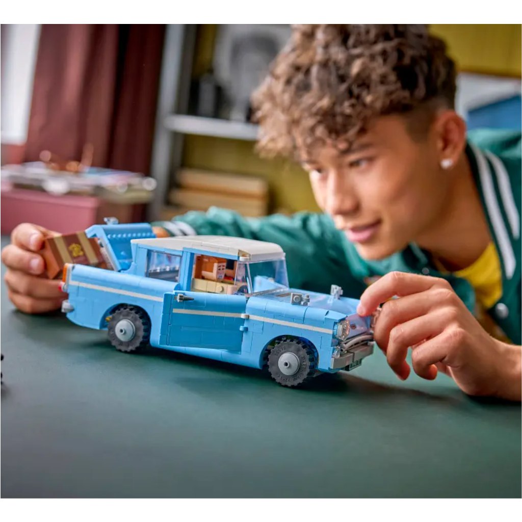 LEGO® Harry Potter: Az elvarázsolt repülő Ford Anglia™ (76470) kép 4
