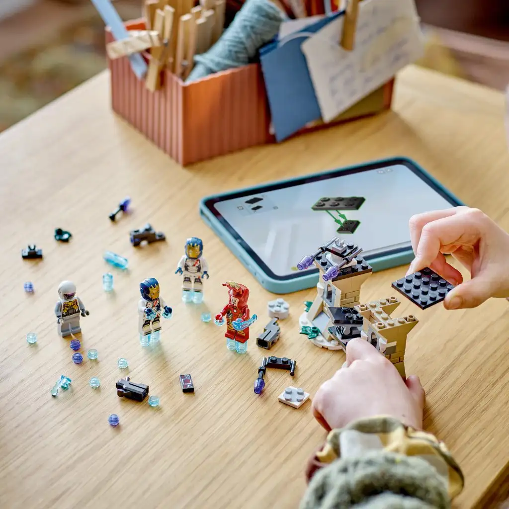 LEGO® Marvel: Vasember és a Vaslégió vs. Hydra-katona (76288) kép 4