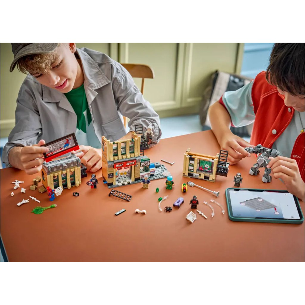 LEGO® Marvel: Pókember vs. Mysterio: Hírharsona (76342) kép 5