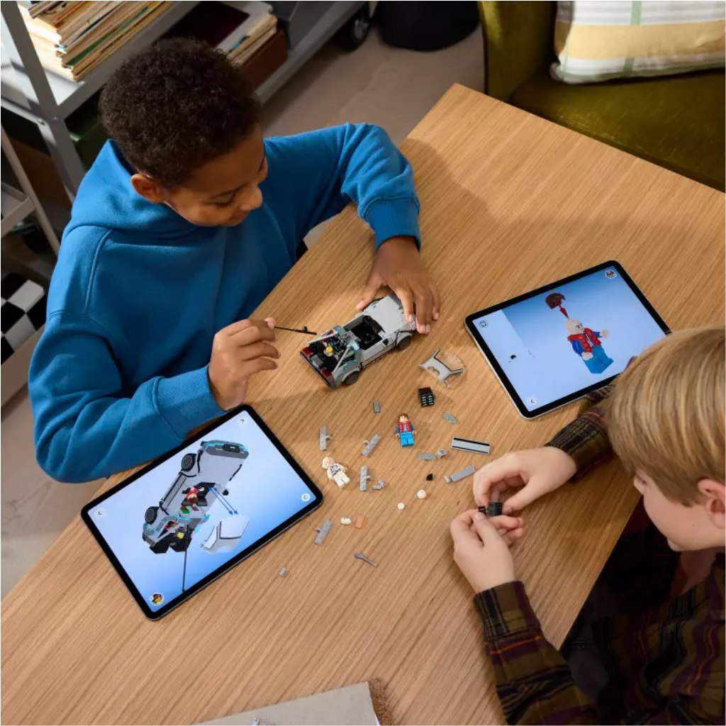 LEGO® Speed Champions: A Vissza a jövőbe időgépe (77256) kép 6