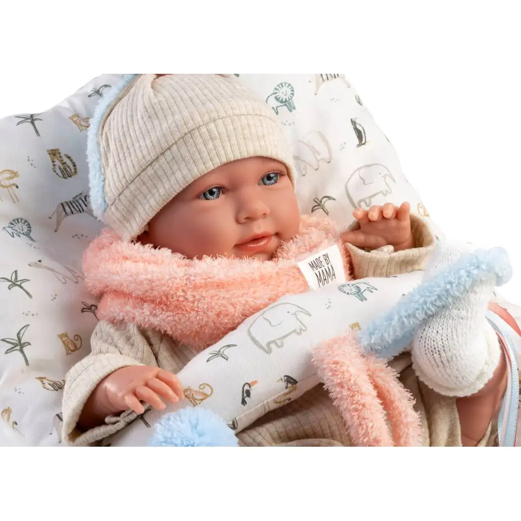Llorens: Mimi 42cm-es síró baba füles sapkában párnával kép 3