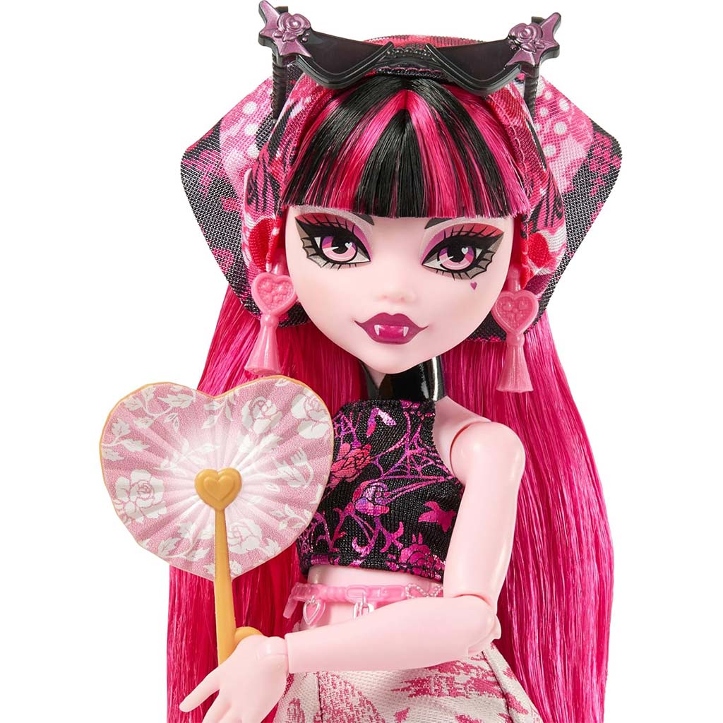 Monster High Szörnyen Jóbarátok titkai: Rémes utazás Draculaura baba - Mattel kép 5