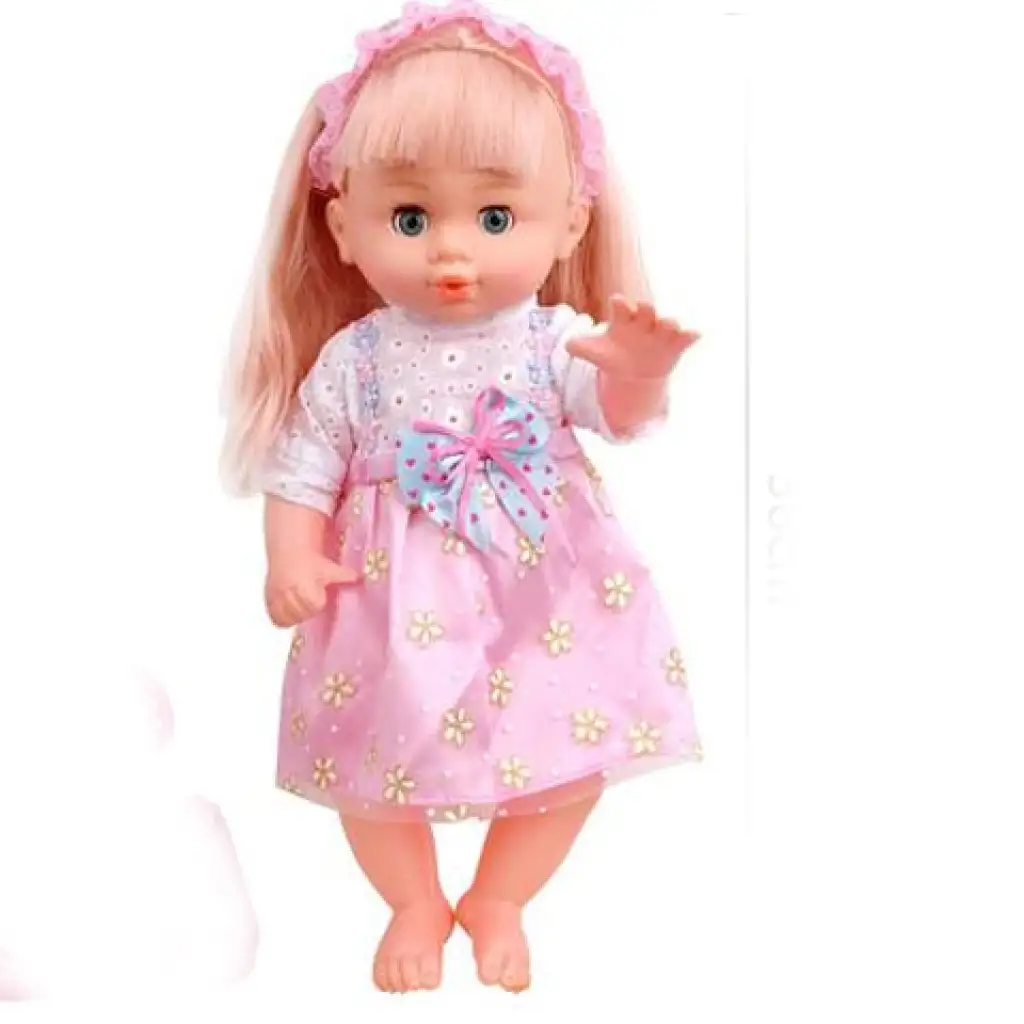 Szőke hajú baba babakocsival cumisüveggel étkészlettel