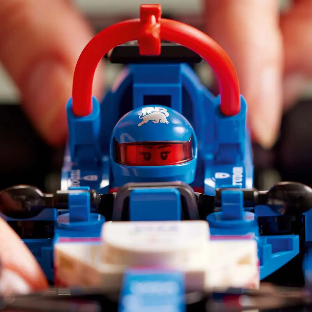 LEGO® Speed Champions: Visa Cash App RB VCARB 01 F1® versenyautó (77246) kép 5