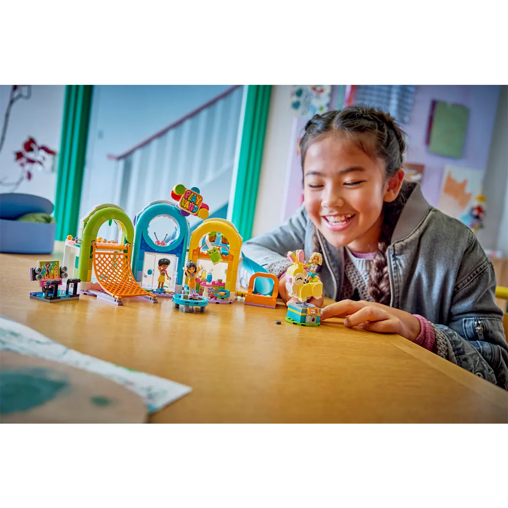 LEGO® Friends: Vidám játszóház (42686) kép 5